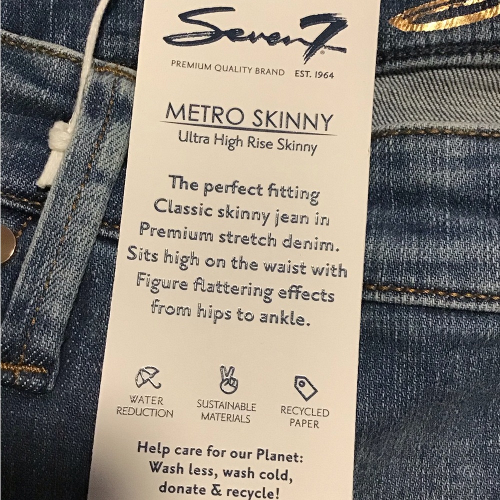 NWT!  7 For All Mankind Light Blue Denim Jeans with Copper Button - Picture 6 of 7